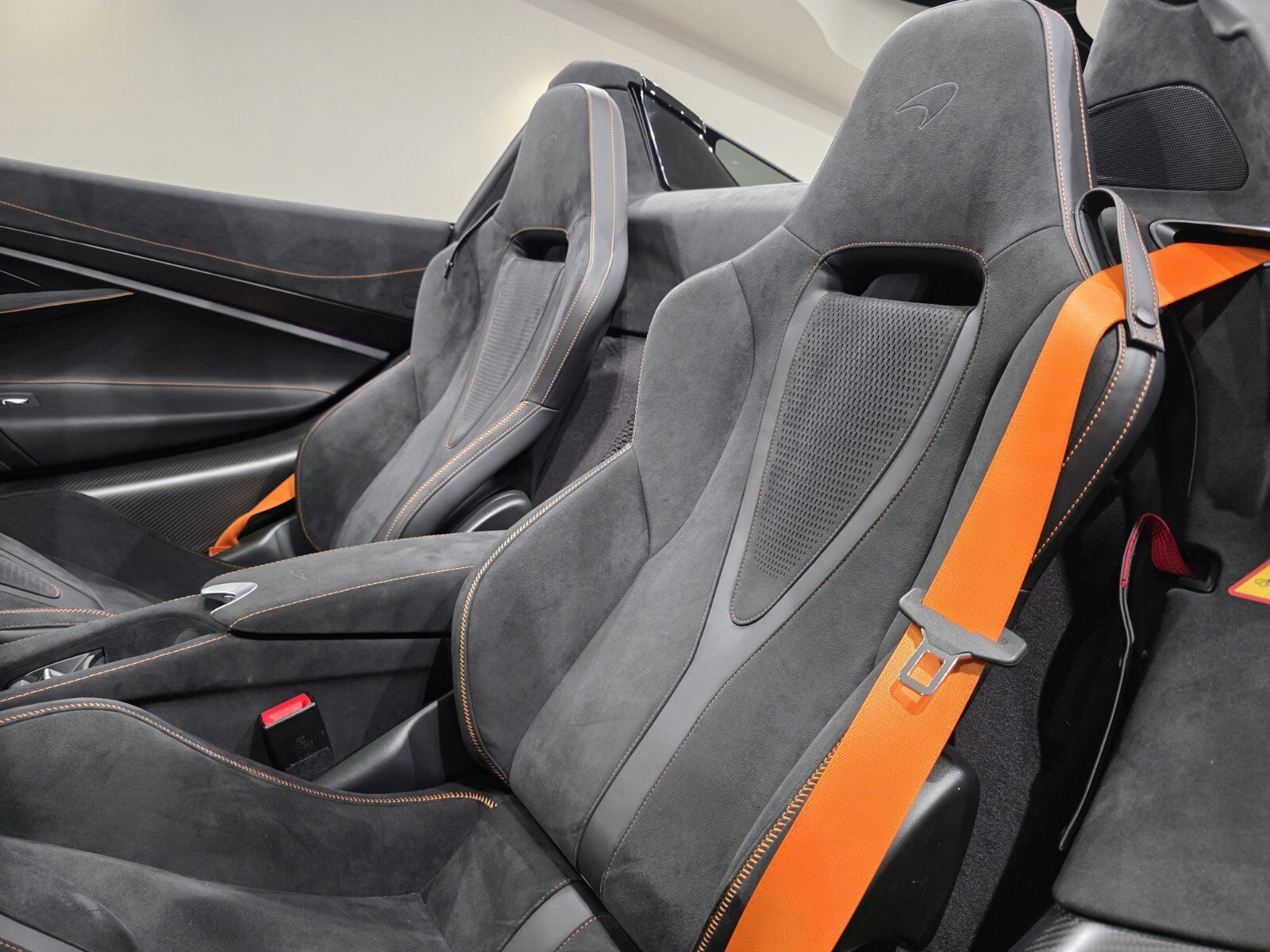 Used 2025 McLaren 750S Spider photo 8