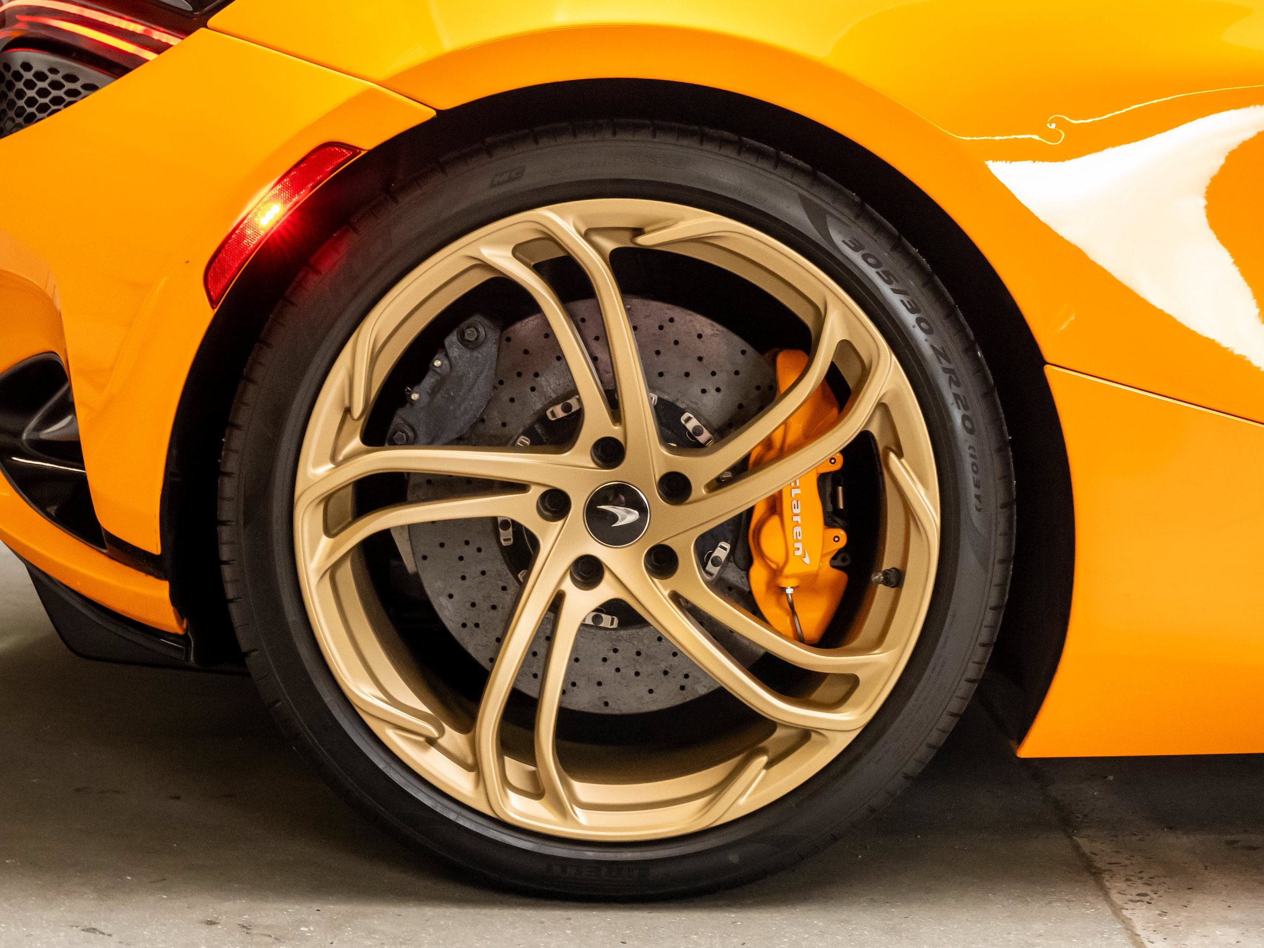Used 2025 McLaren 750S Spider photo 17