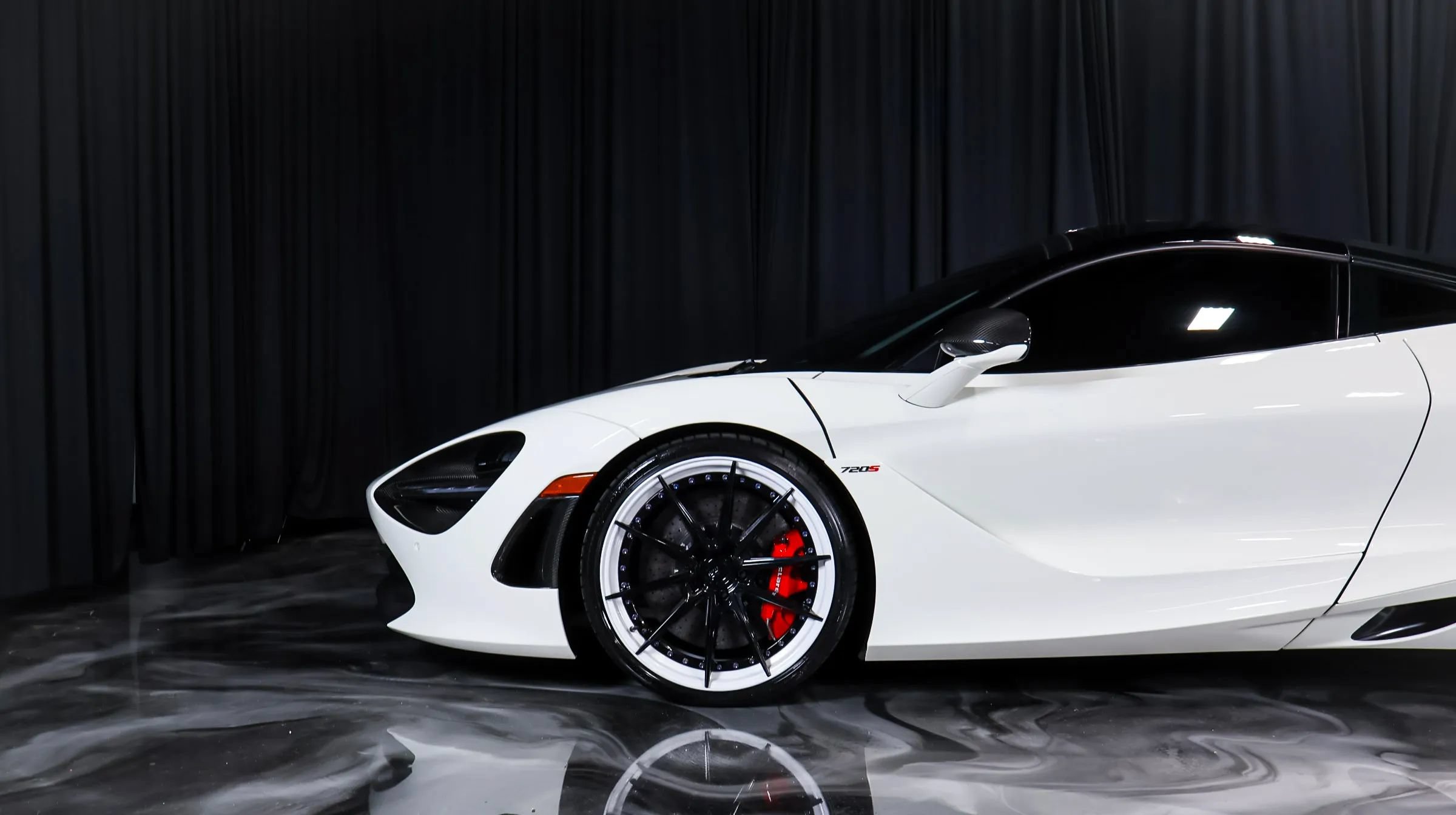 Used 2018 McLaren 720S Performance photo 13