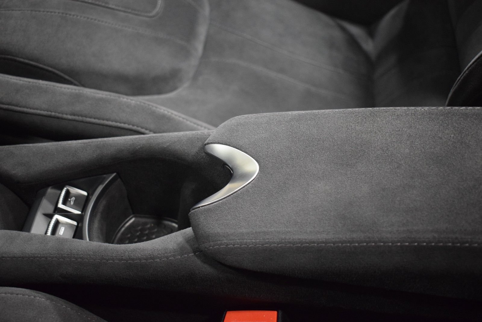 Used 2020 McLaren 720S Performance photo 37