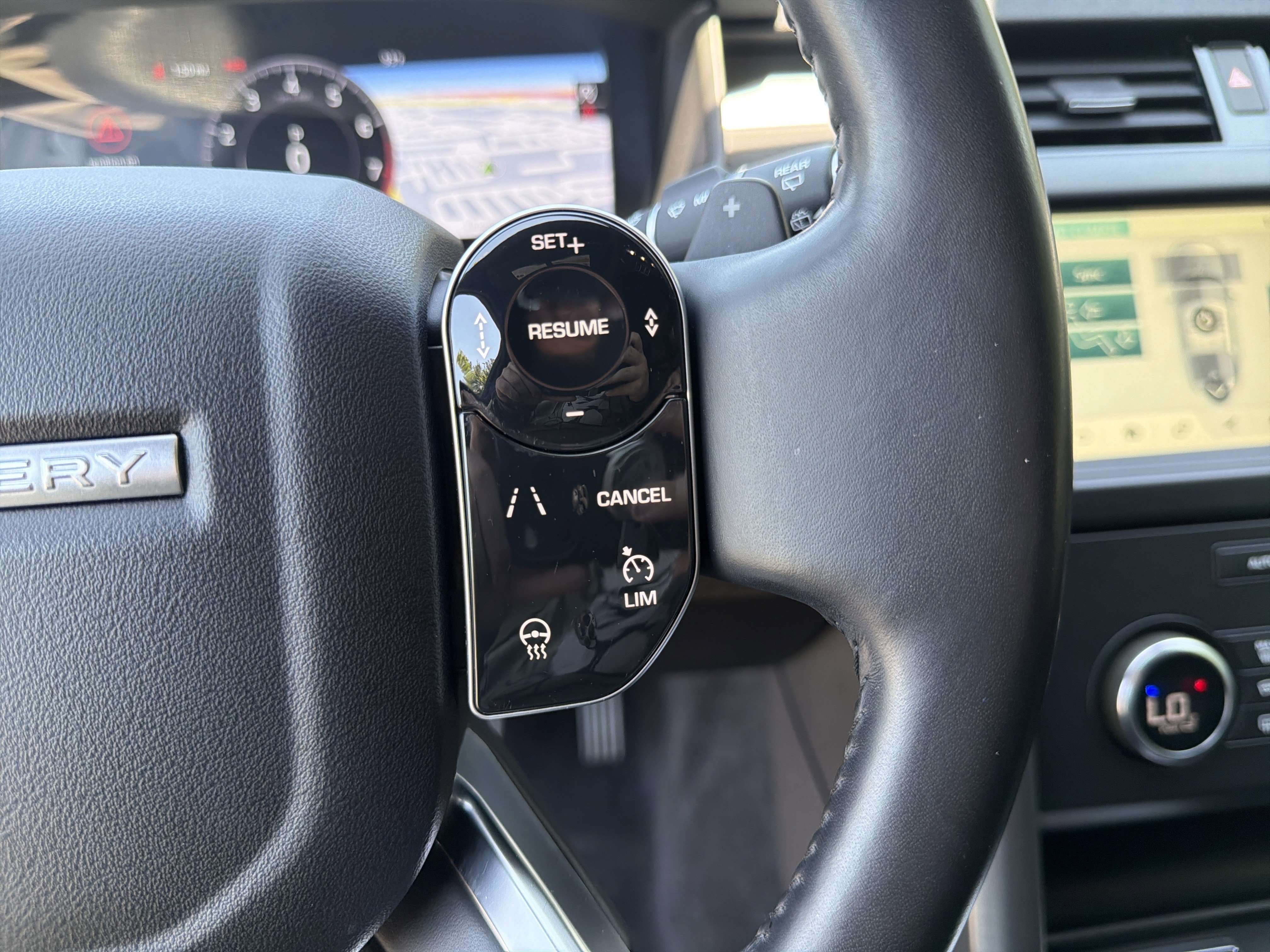 2020 Land Rover Discovery Landmark