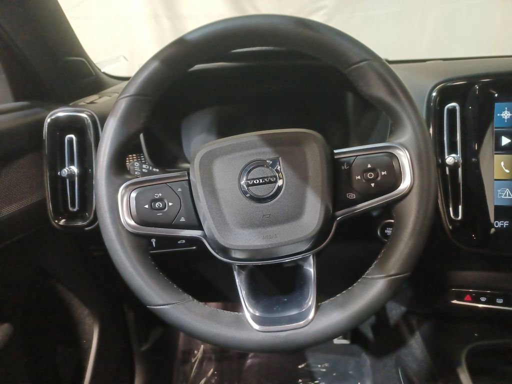 2022 Volvo Xc40 T5 R-Design