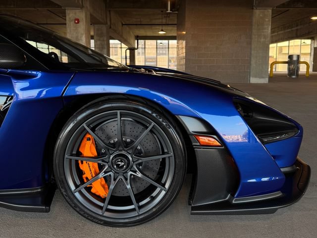 Used 2019 McLaren Senna photo 12