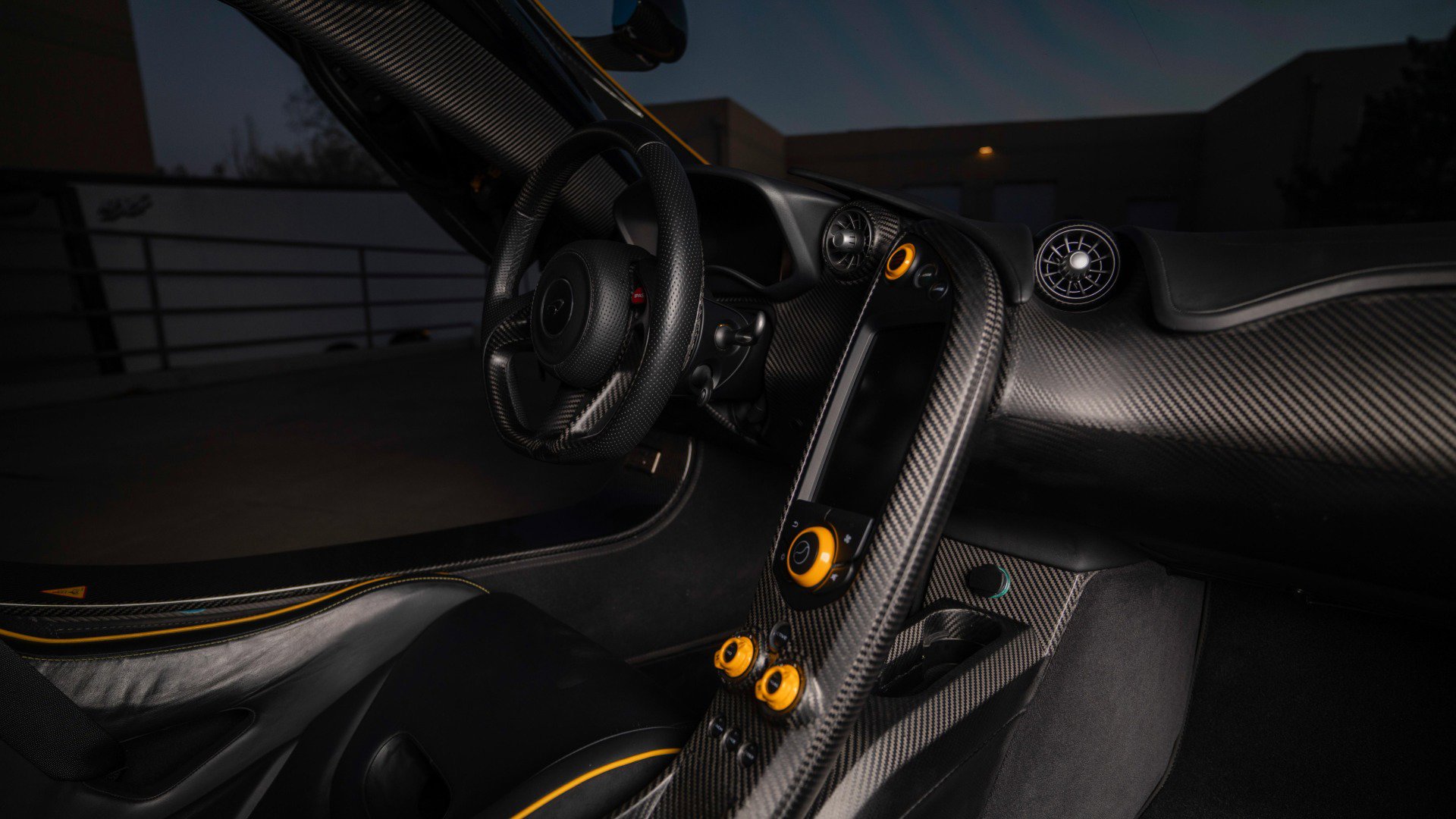 Used 2013 McLaren P1 photo 37