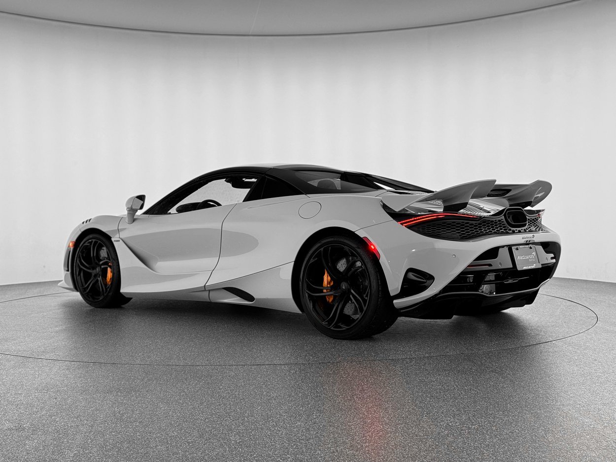 Used 2026 McLaren 750S Spider photo 3