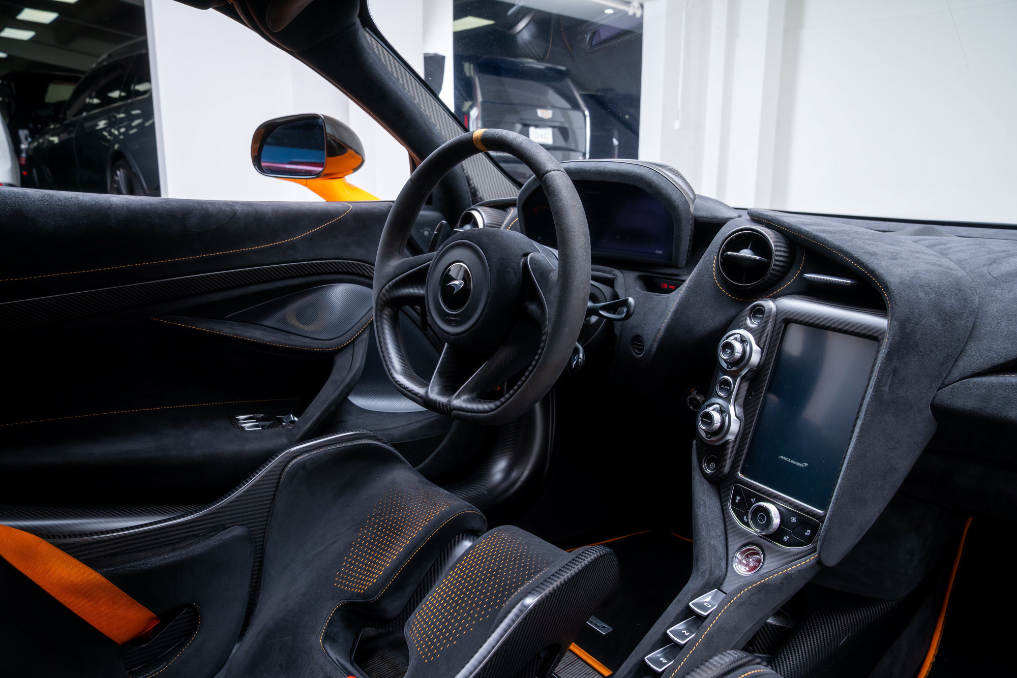 Used 2021 McLaren 765LT photo 16