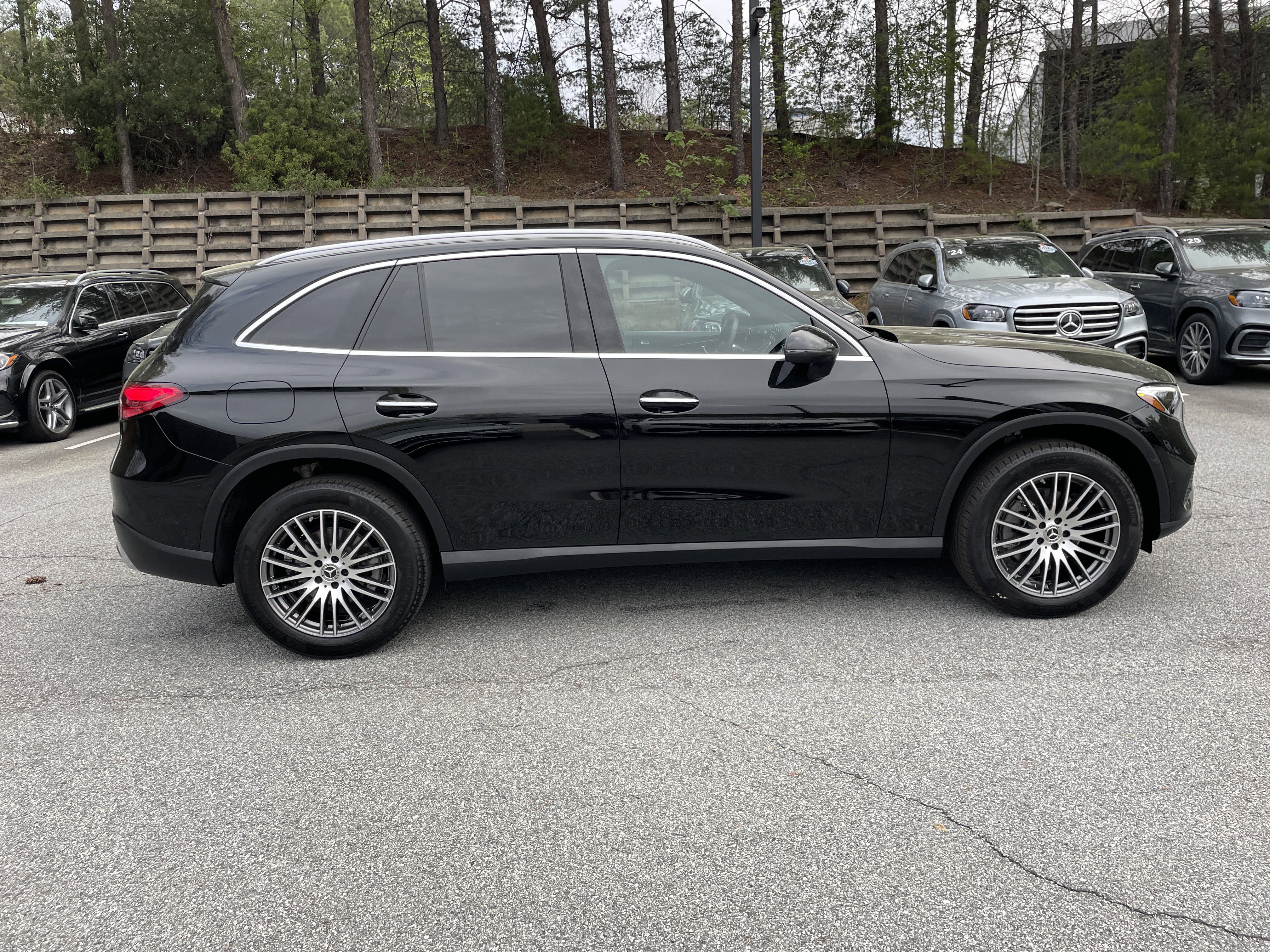 2025 Mercedes-Benz GLC 300