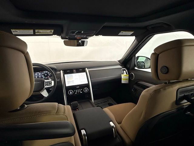 2025 Land Rover Discovery Dynamic SE