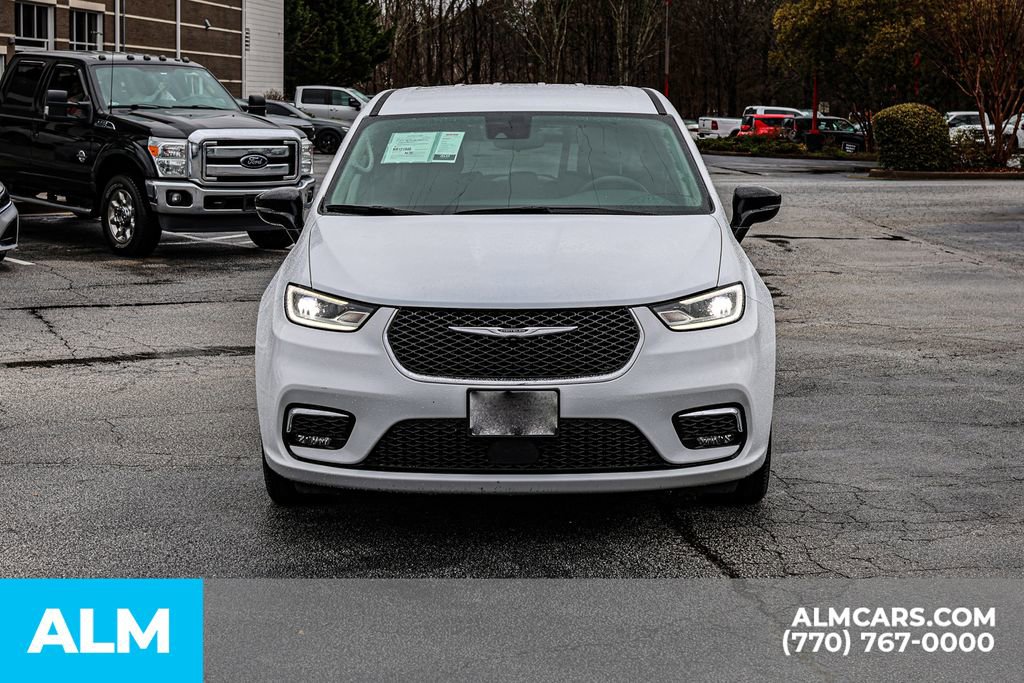 2024 Chrysler Pacifica Select