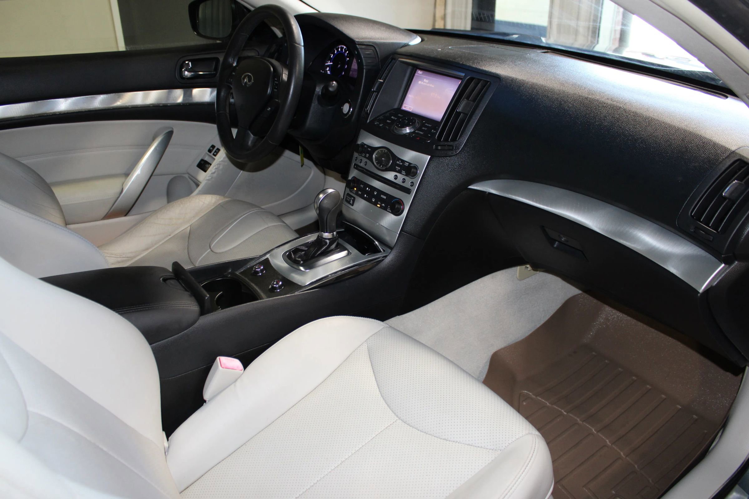 2015 INFINITI Q60 Journey