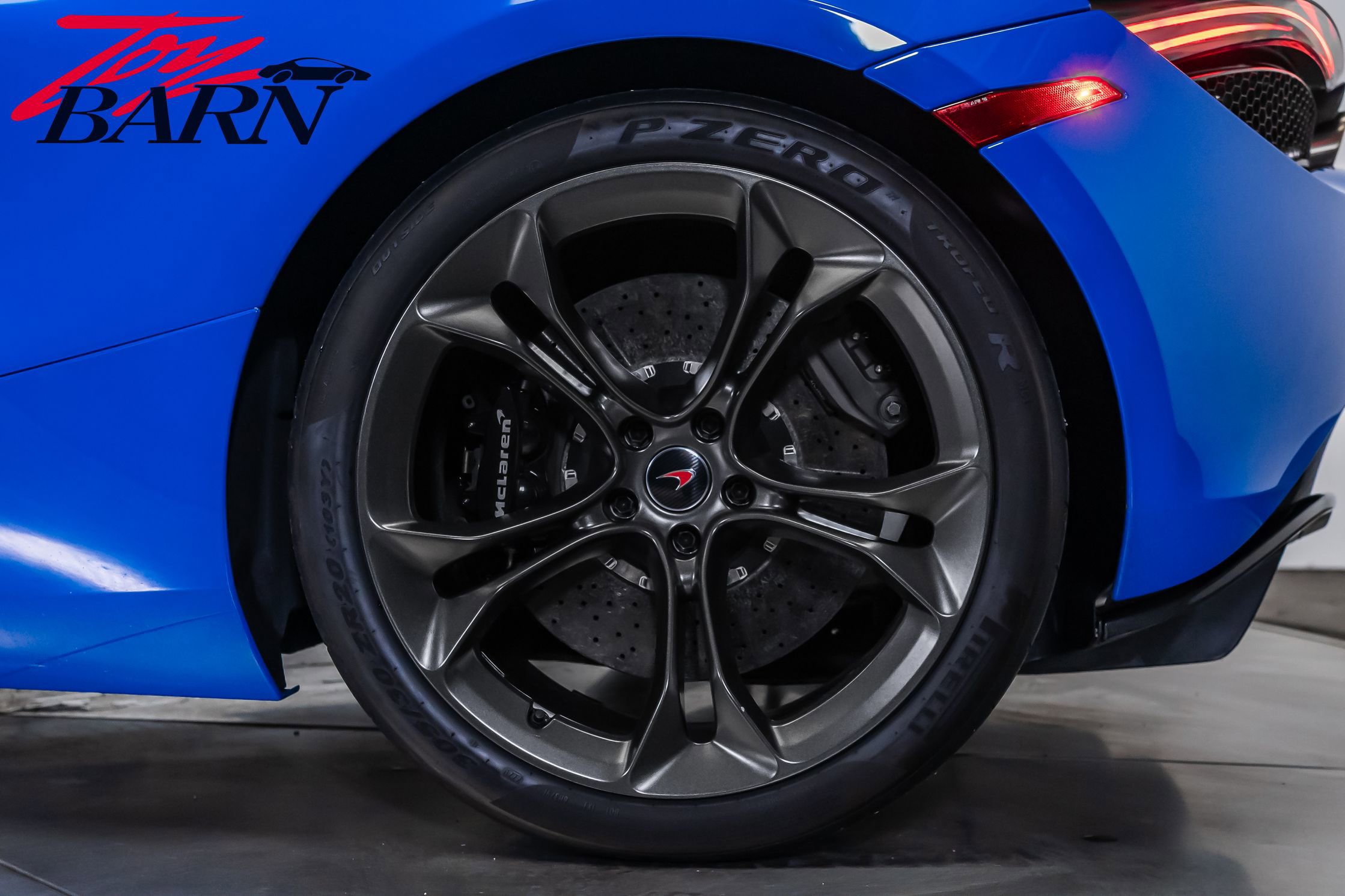 Used 2018 McLaren 720S Performance photo 19