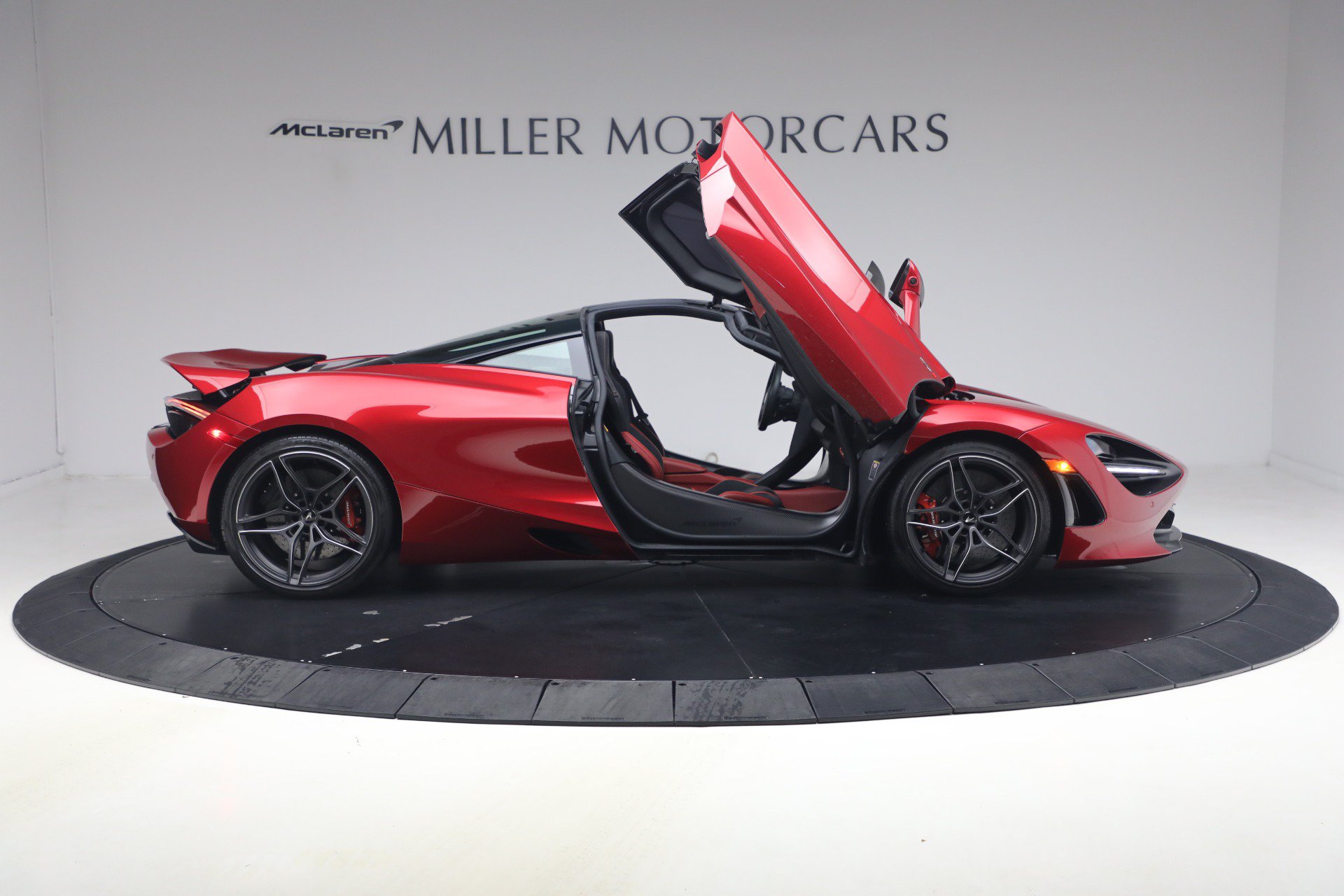Used 2019 McLaren 720S Performance photo 18