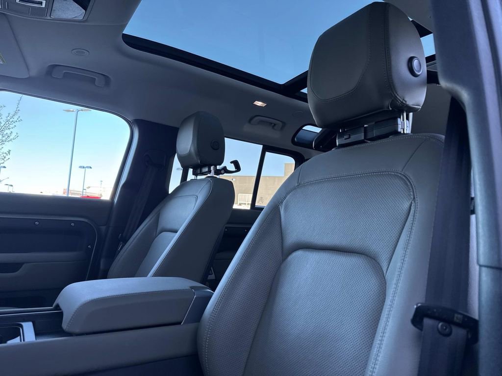 2024 Land Rover Defender 110 S