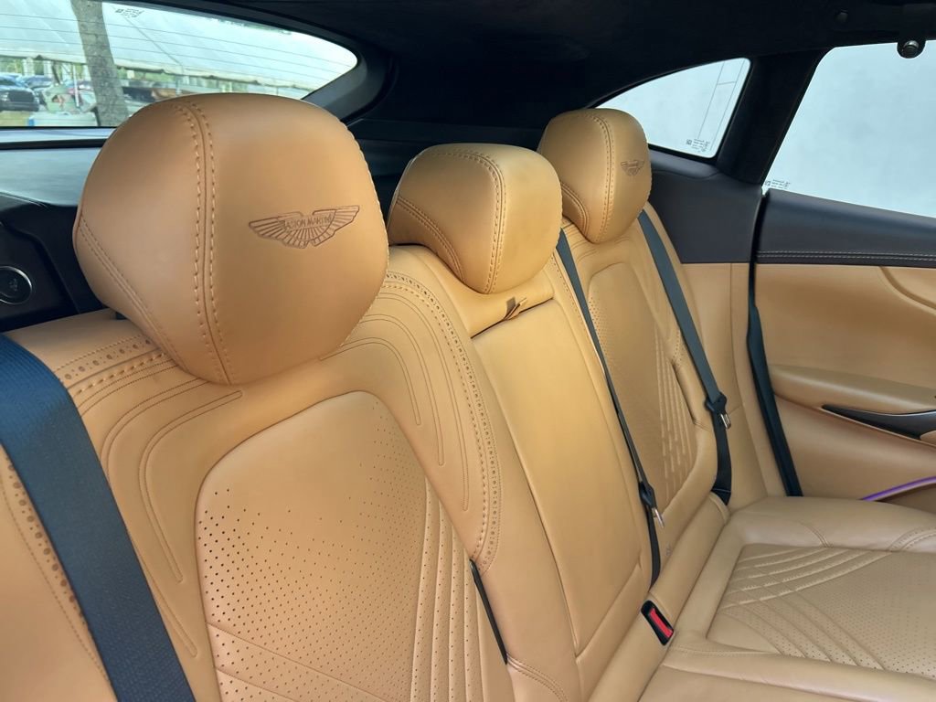 2021 Aston Martin DBX