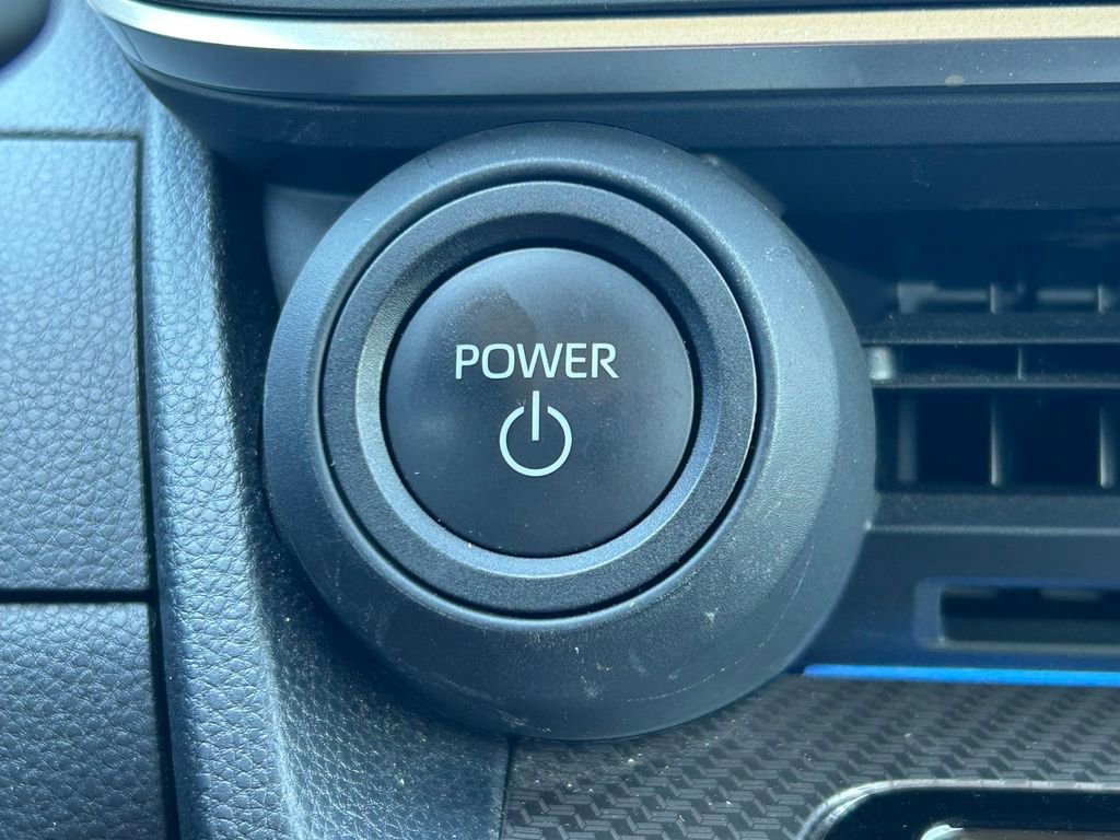 2025 Toyota Prius XLE