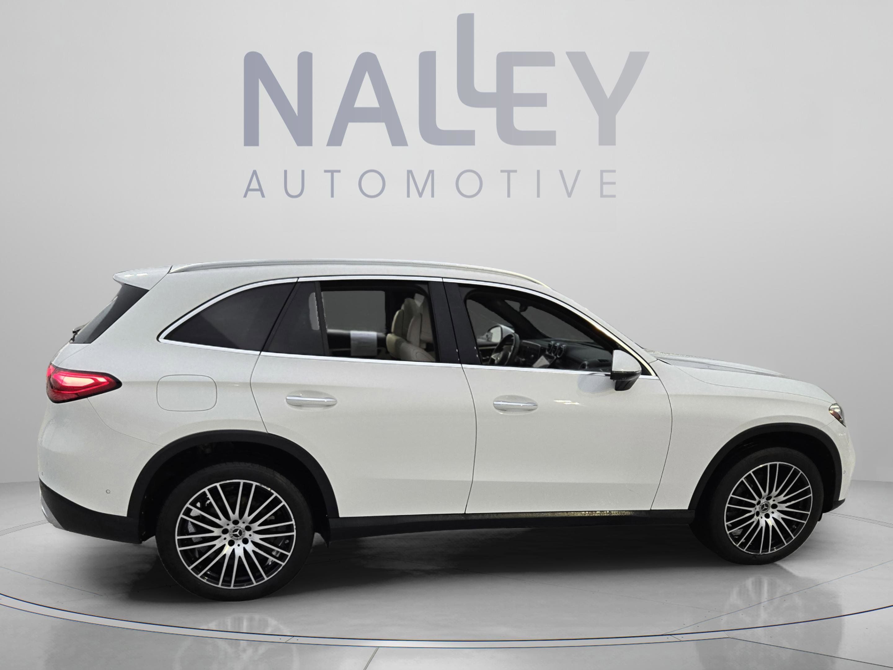 2024 Mercedes-Benz GLC 300