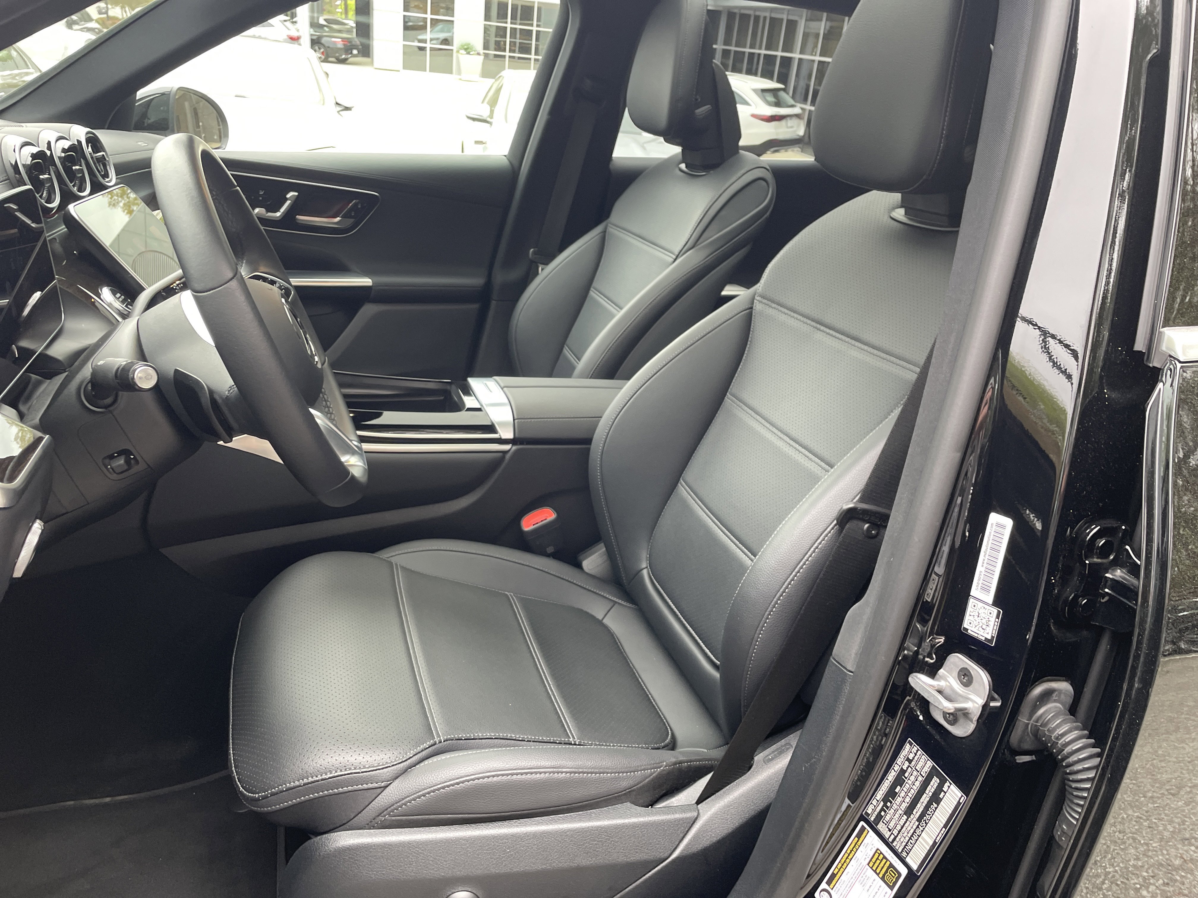 2025 Mercedes-Benz GLC 300 4MATIC