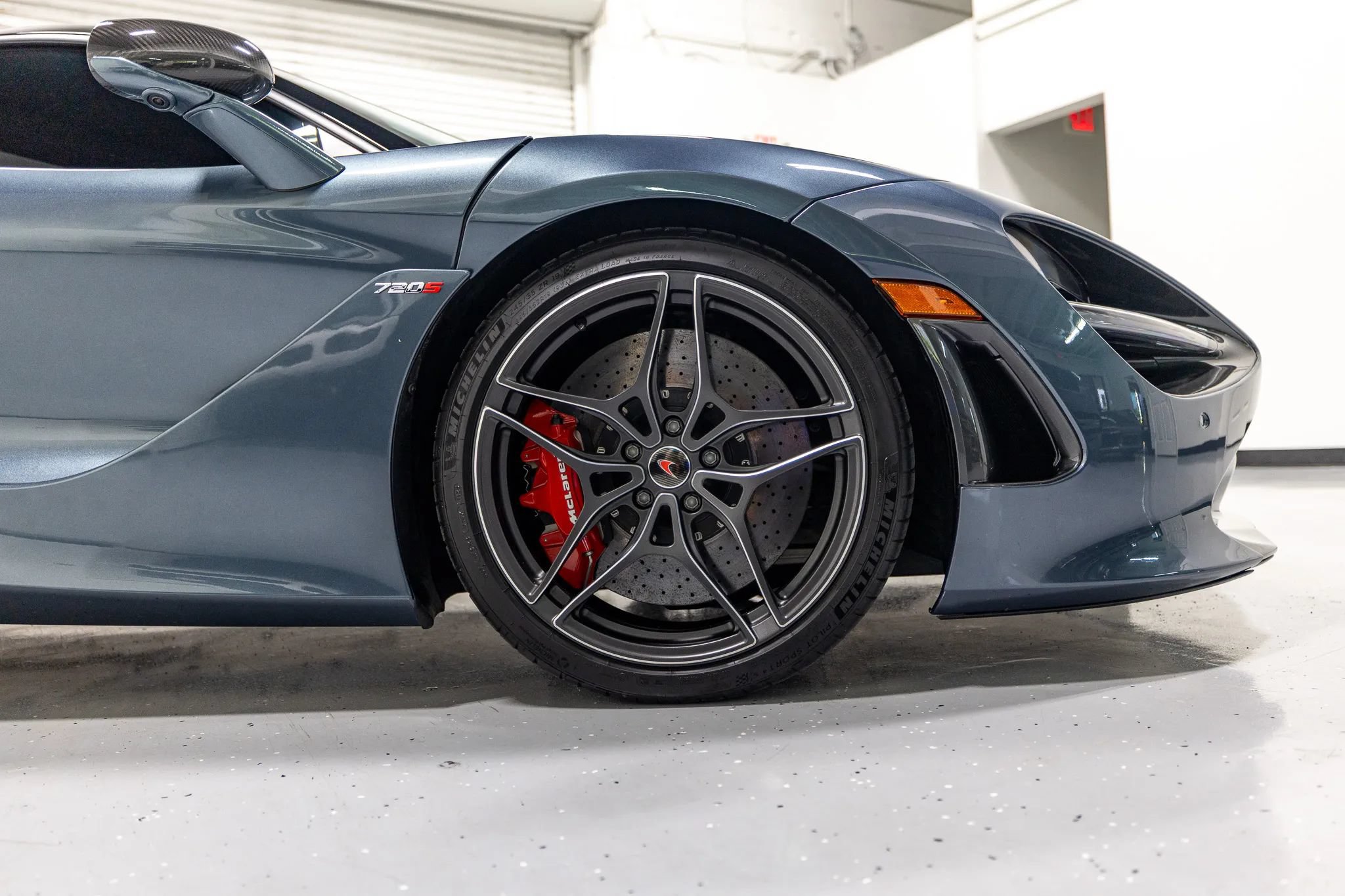 Used 2018 McLaren 720S Performance photo 33