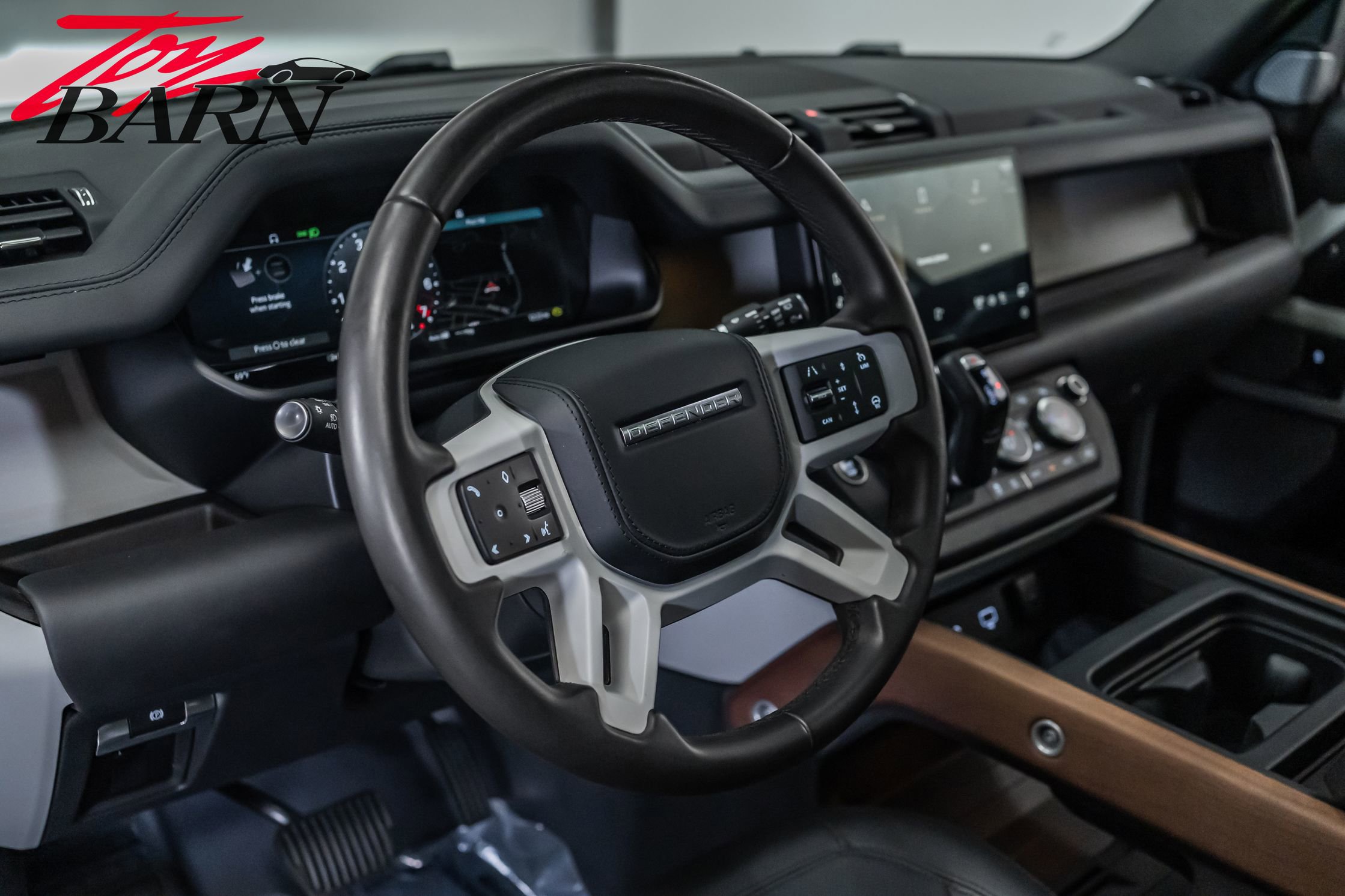 2023 Land Rover Defender 130 SE