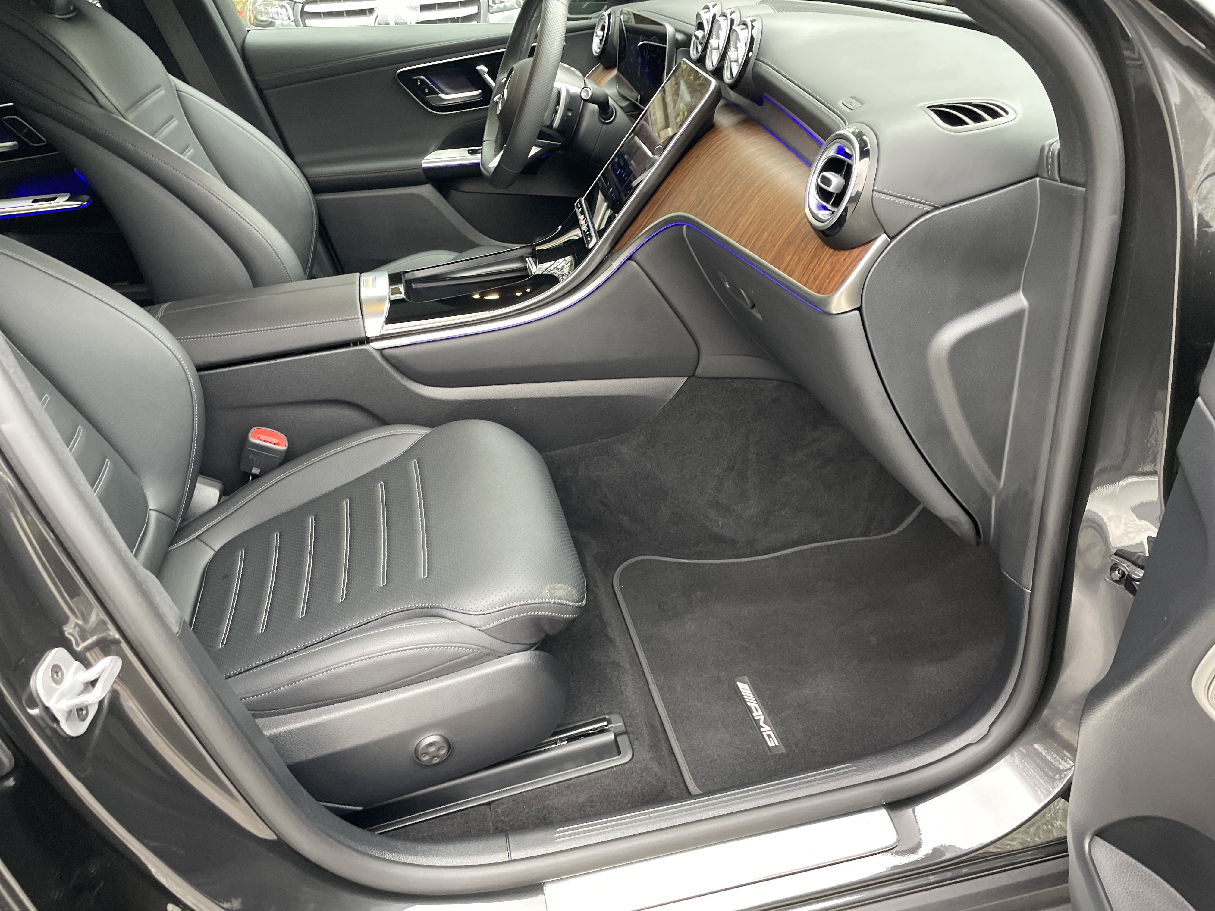 2025 Mercedes-Benz GLC 300