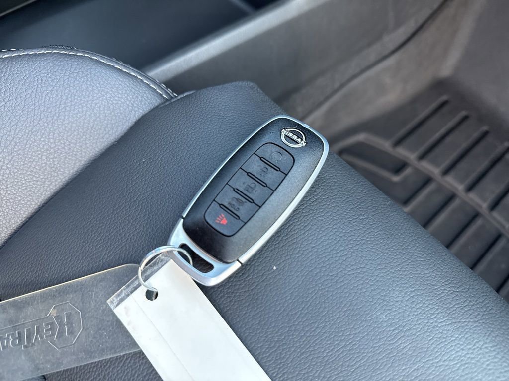 2025 Nissan Rogue SL