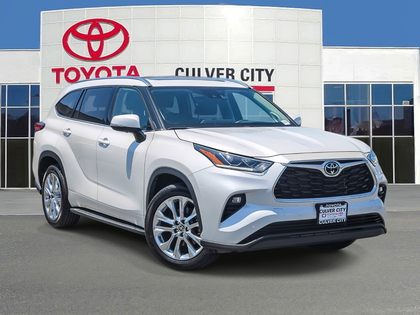 Used 2023 Toyota Highlander Limited