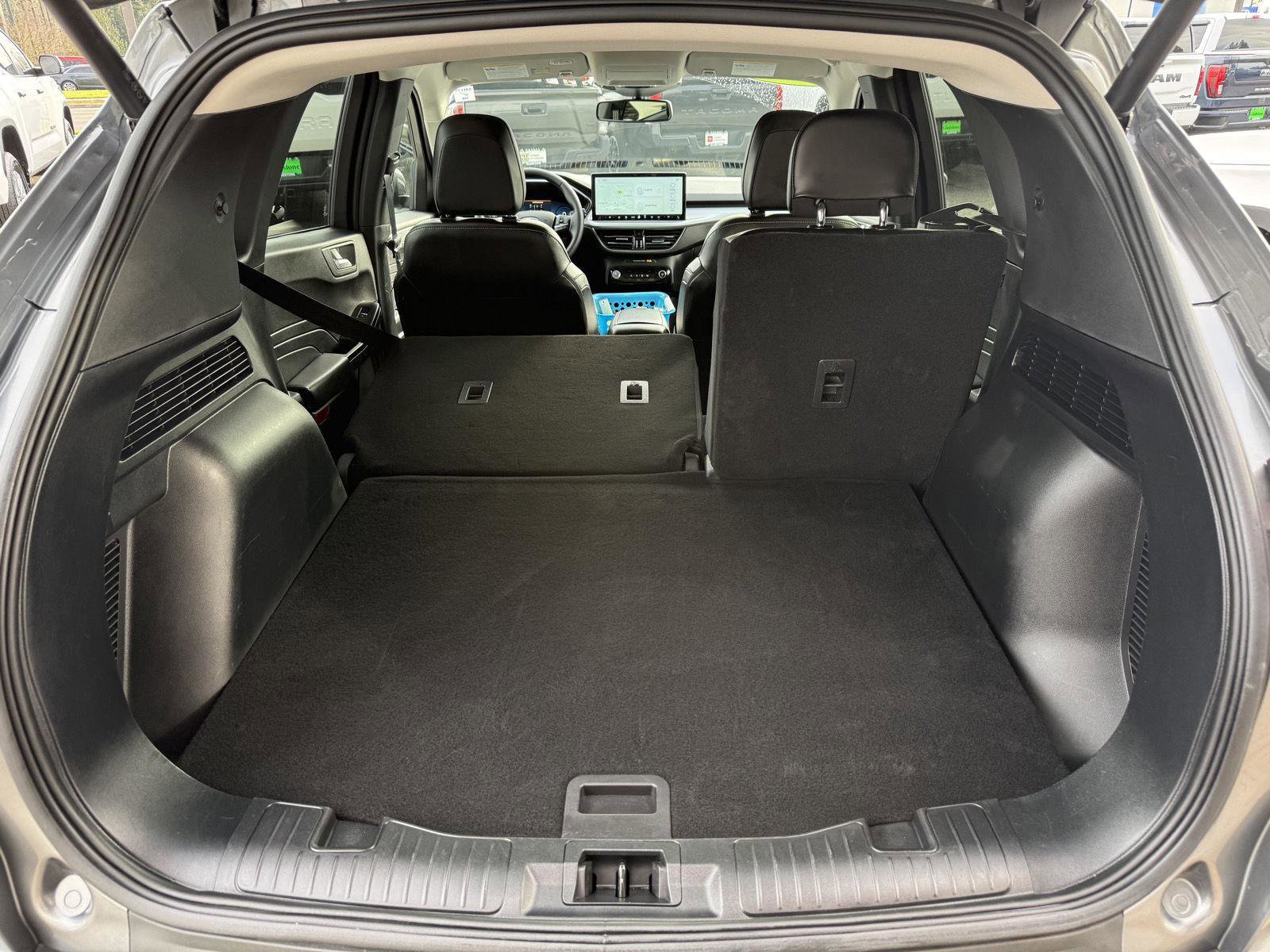 2025 Ford Escape Platinum