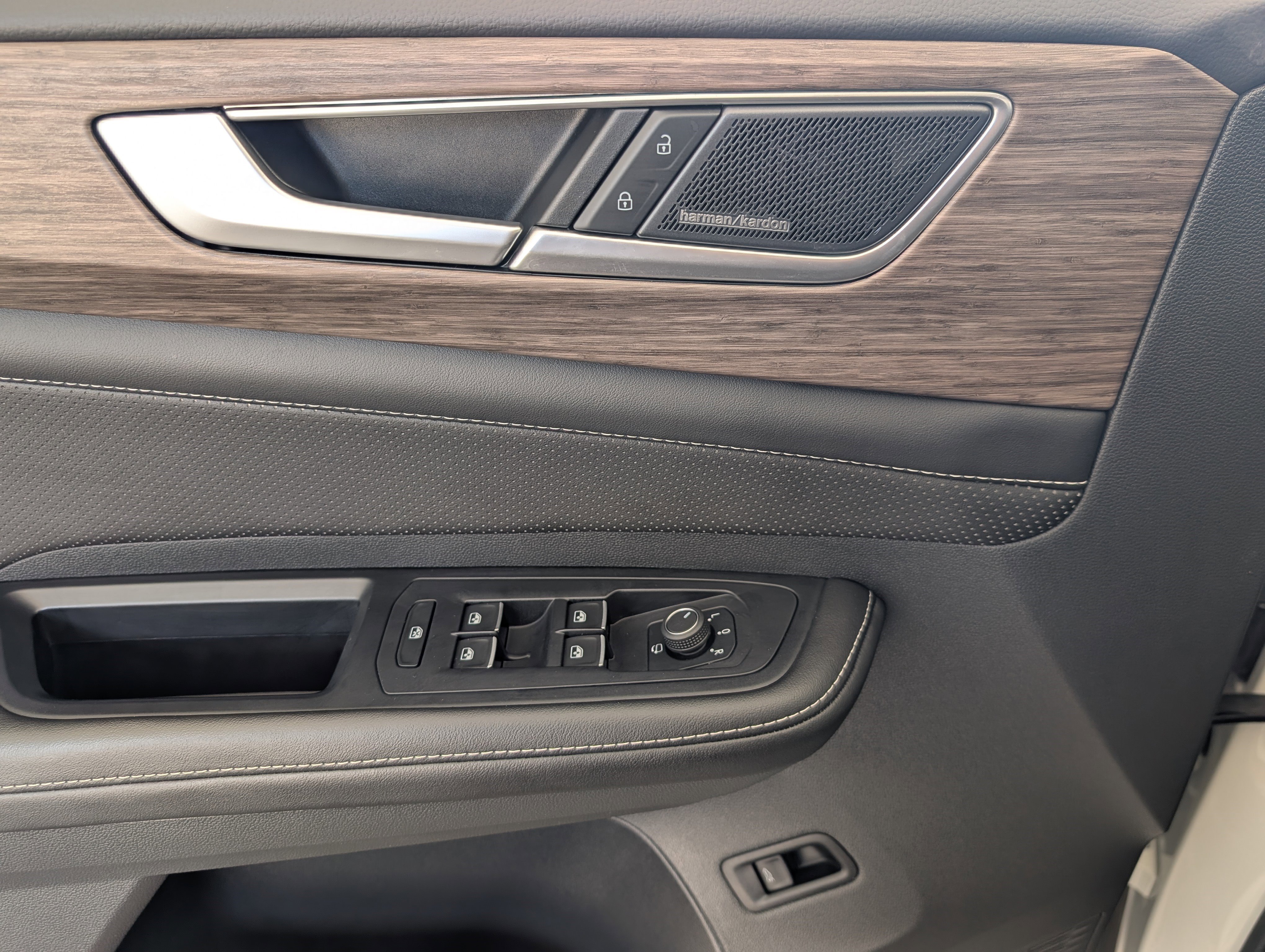 2024 Volkswagen Atlas SEL Premium R-Line