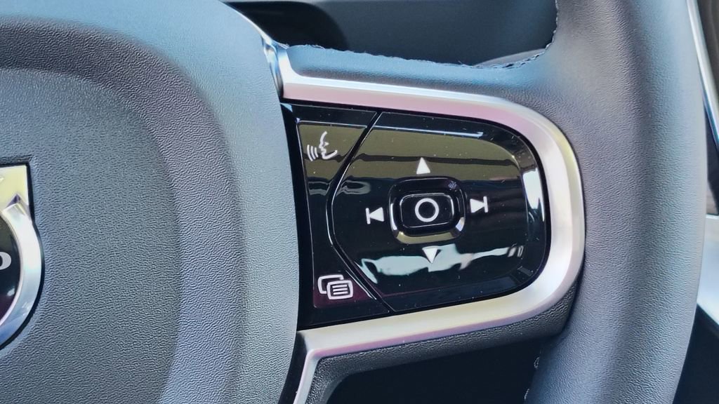 2026 Volvo Xc90 B6 Plus