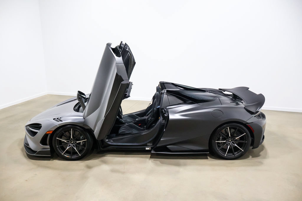 Used 2022 McLaren 765LT photo 34