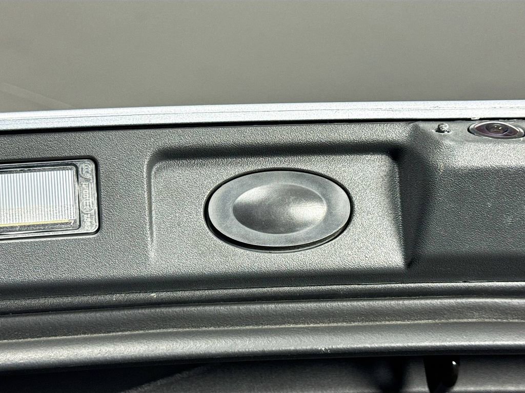 2025 Rivian R1S Adventure