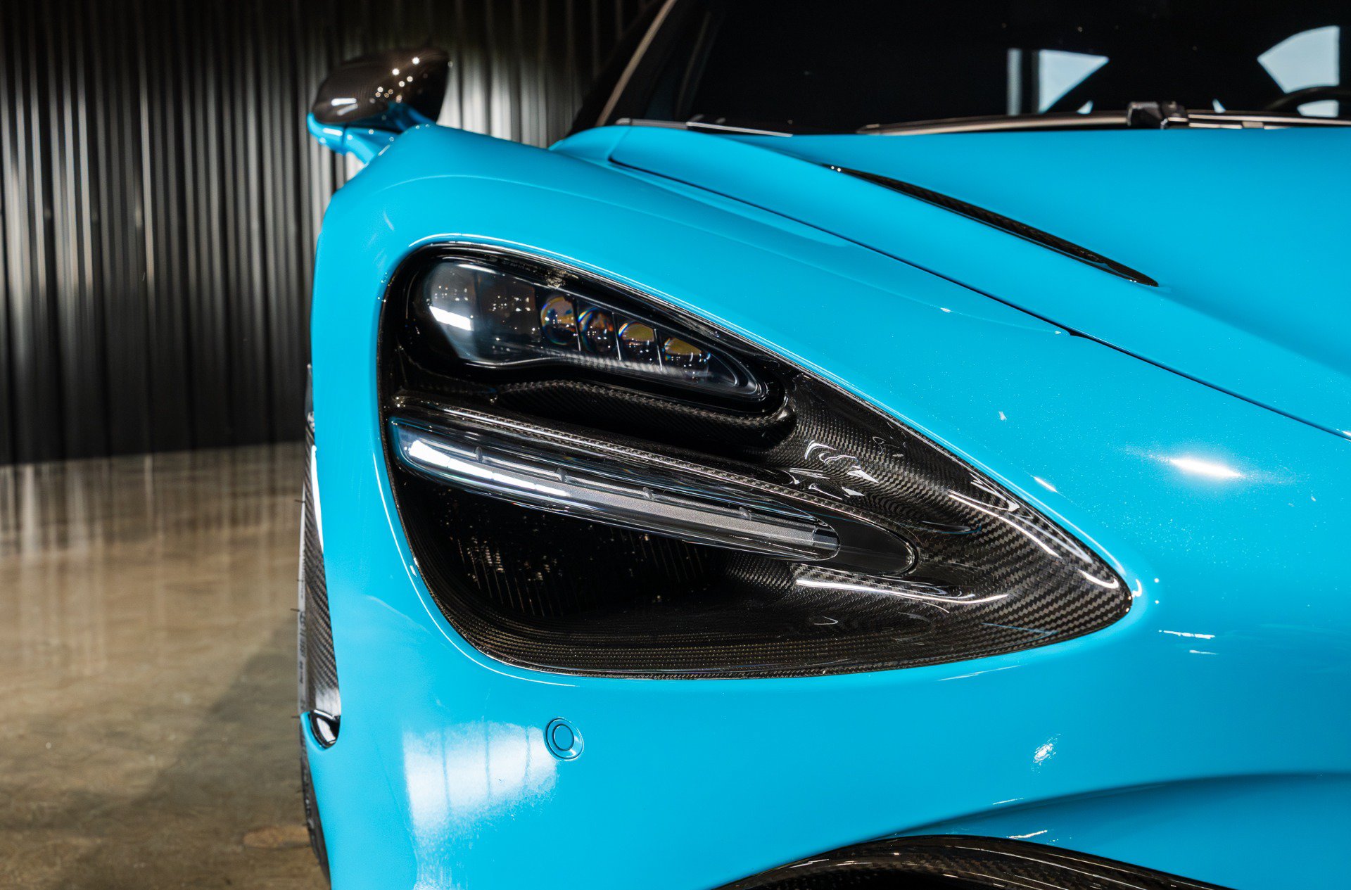 Used 2018 McLaren 720S Performance photo 19