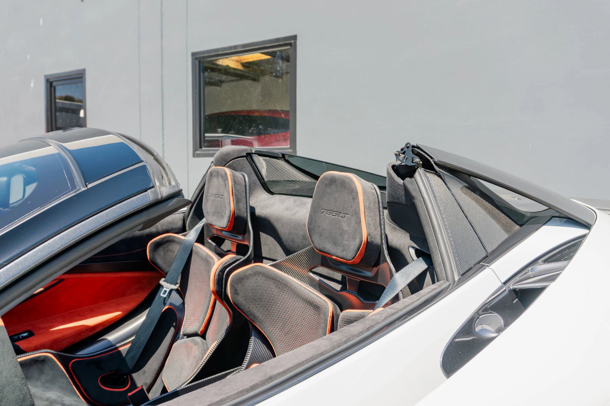 Used 2022 McLaren 765LT photo 32