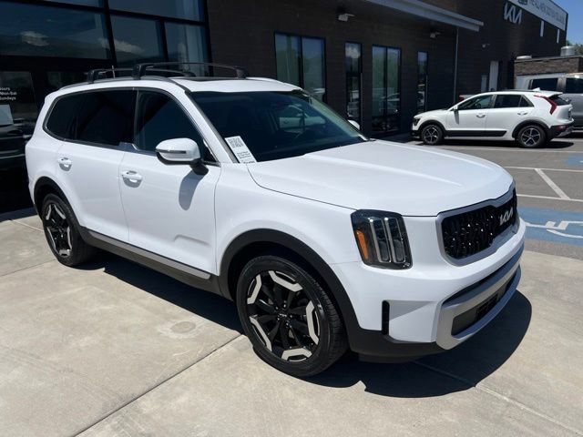 Certified 2024 Kia Telluride EX w/ EX Captain's Chair Package