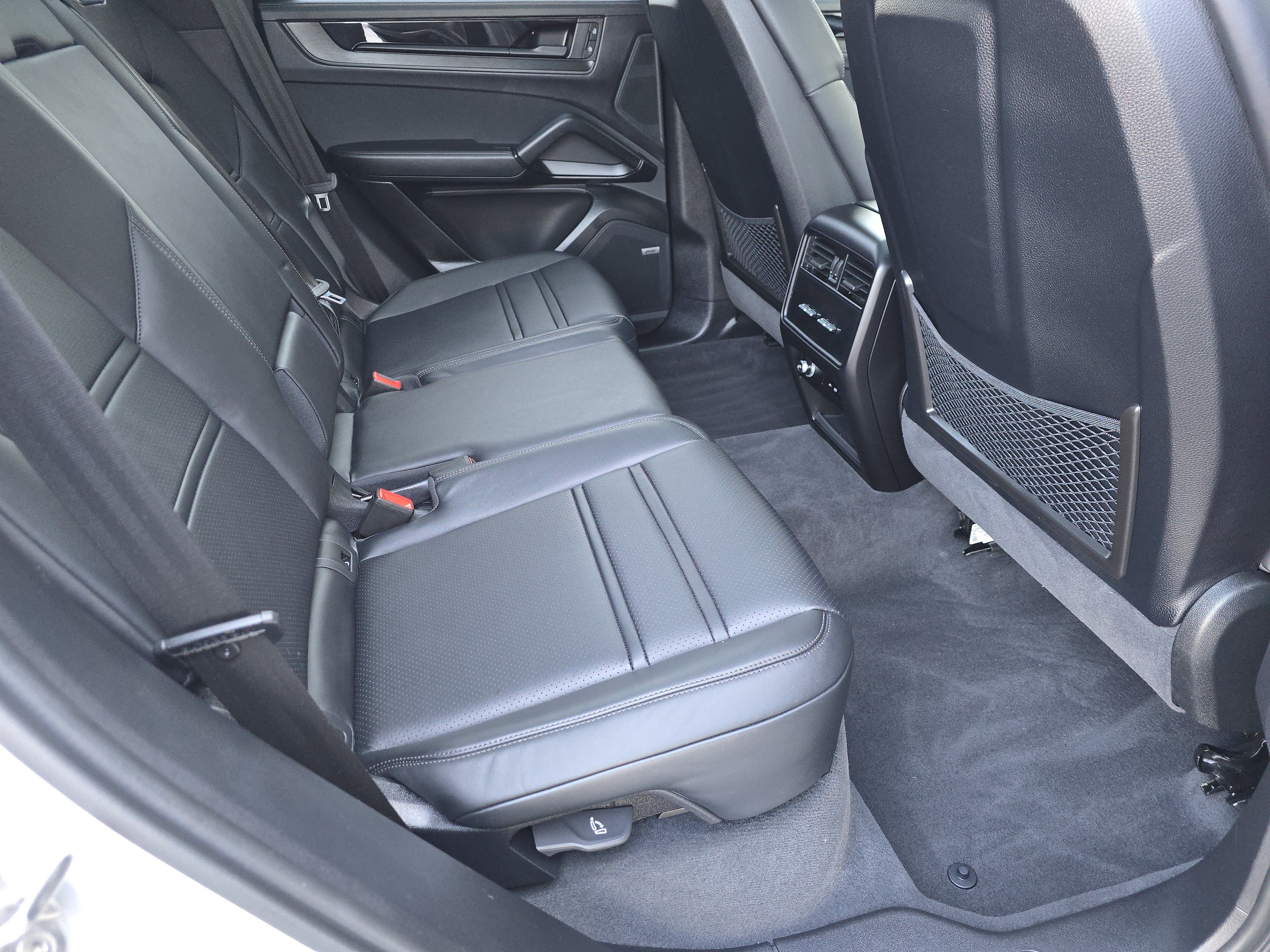 2025 Porsche Cayenne GTS