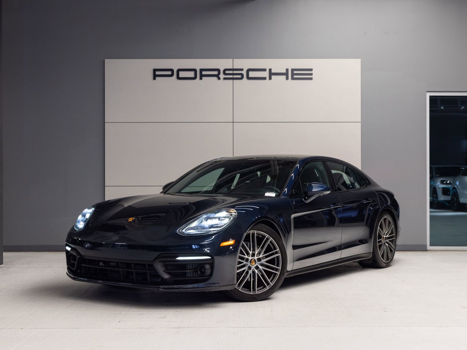 Certified 2023 Porsche Panamera 4 Platinum Edition