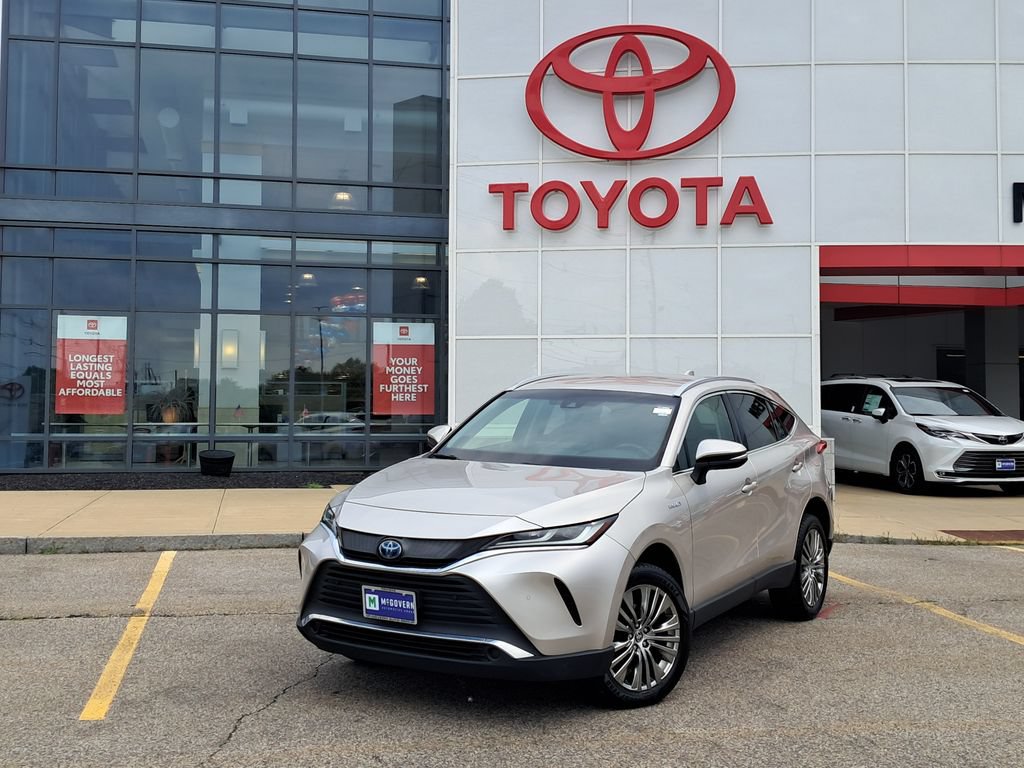 Used 2021 Toyota Venza XLE w/ Softex Package