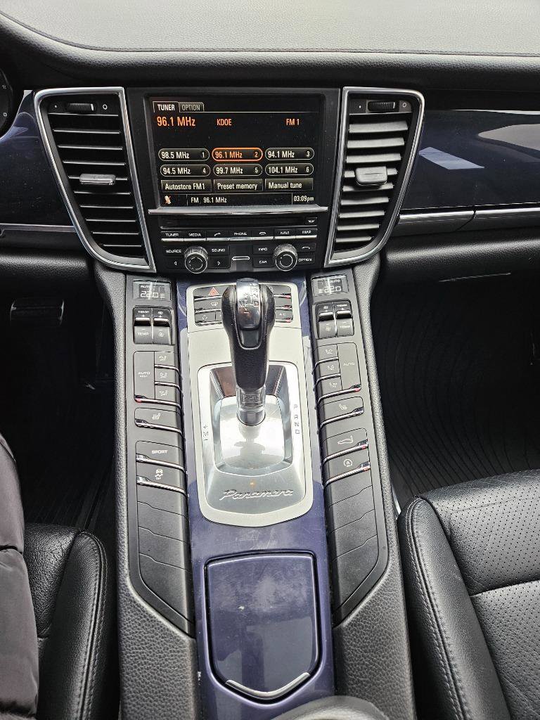 2012 Porsche Panamera 4