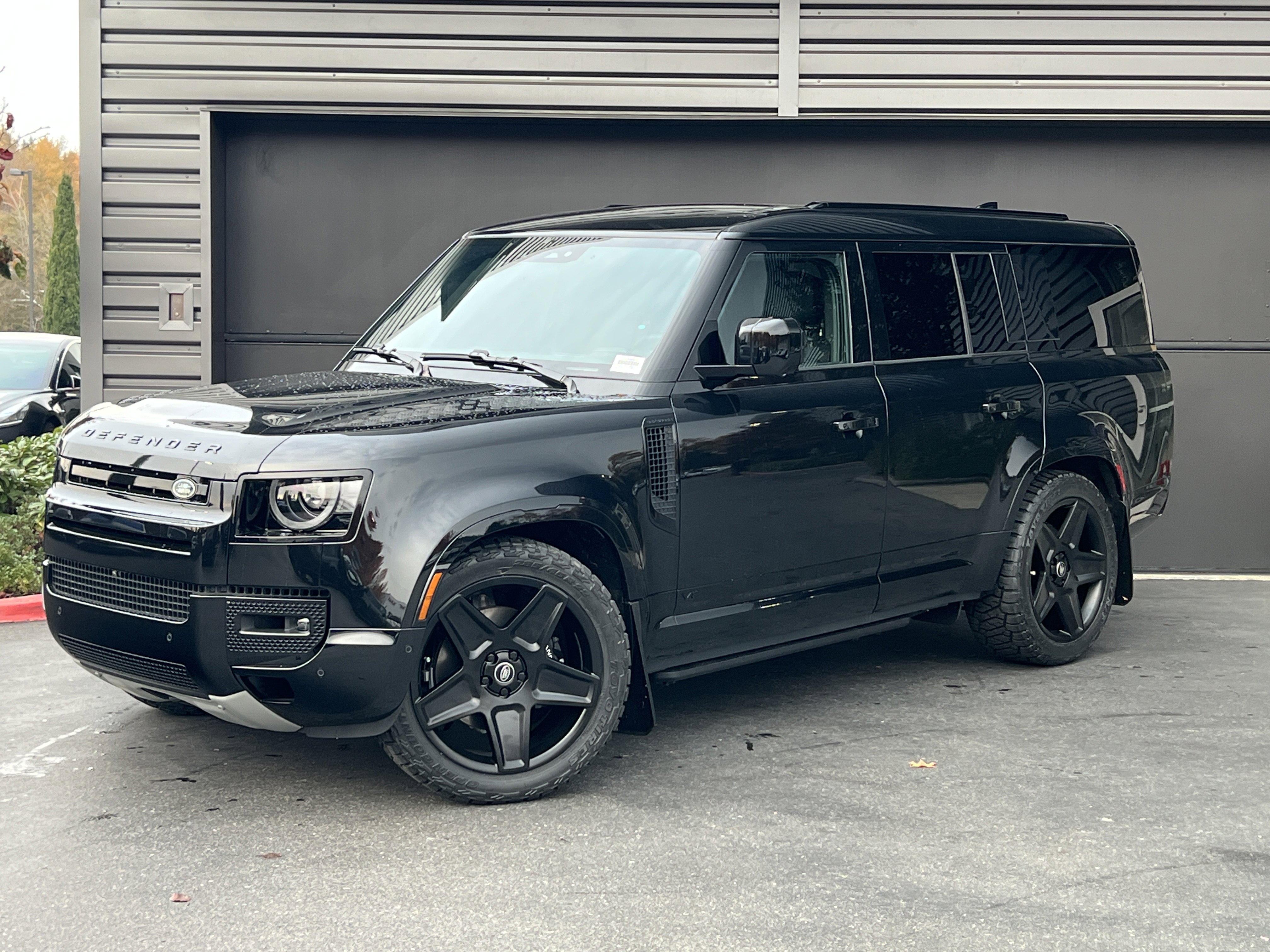 New 2025 Land Rover Defender 130 V8