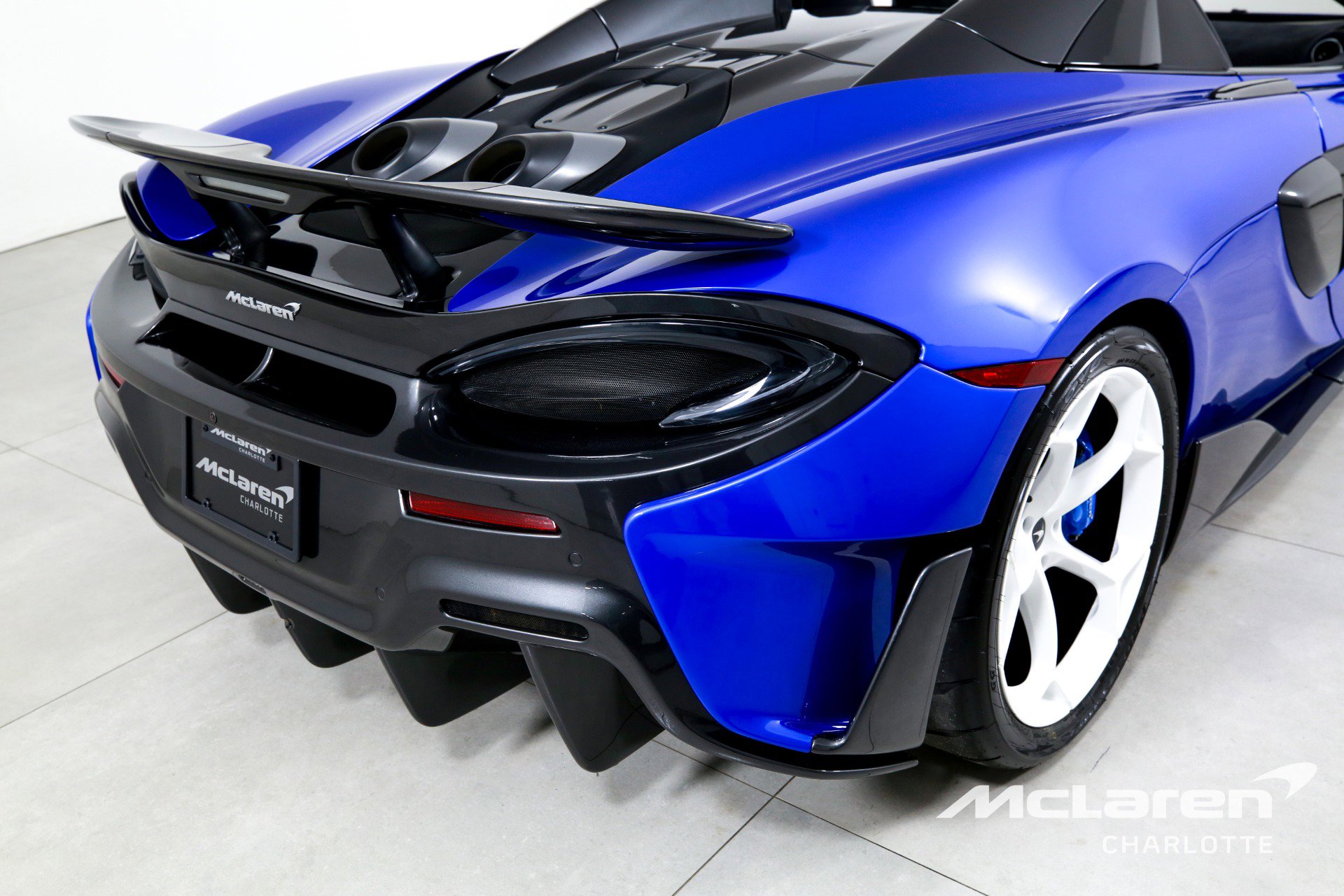 Used 2020 McLaren 600LT Spider photo 28