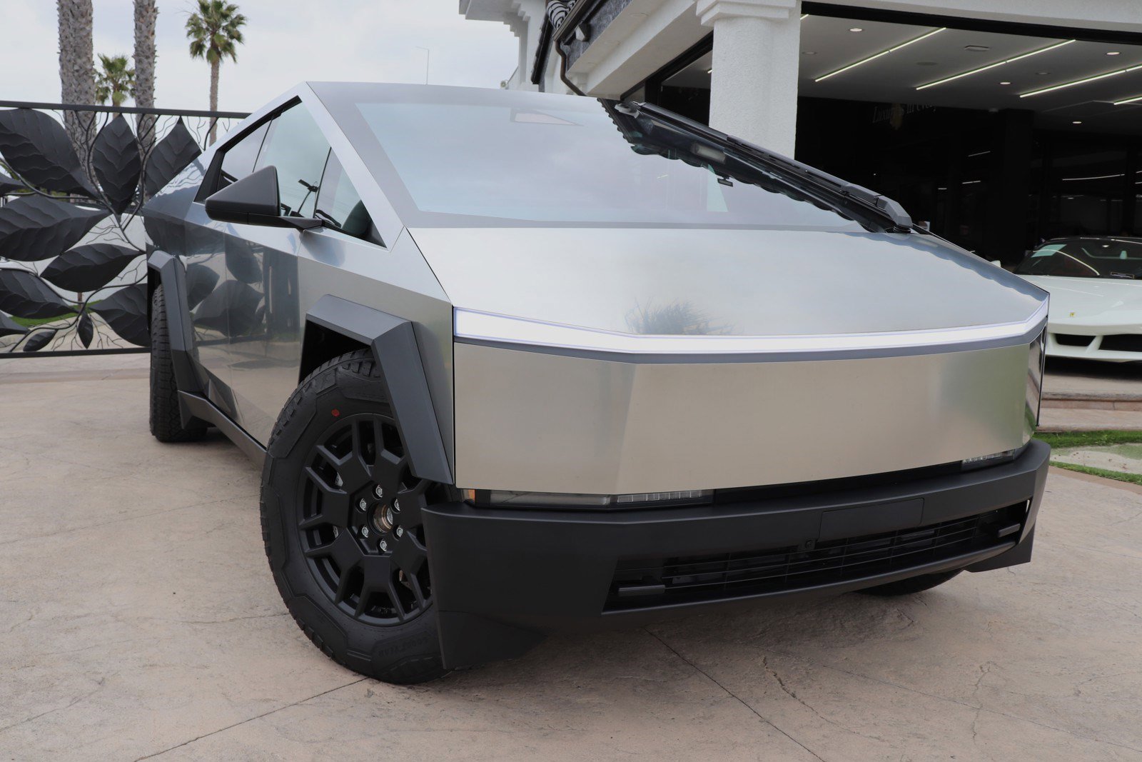 2024 Tesla Cybertruck AWD Crew Cab