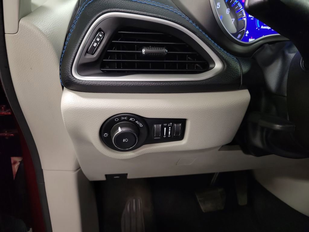 2021 Chrysler Pacifica Touring-L