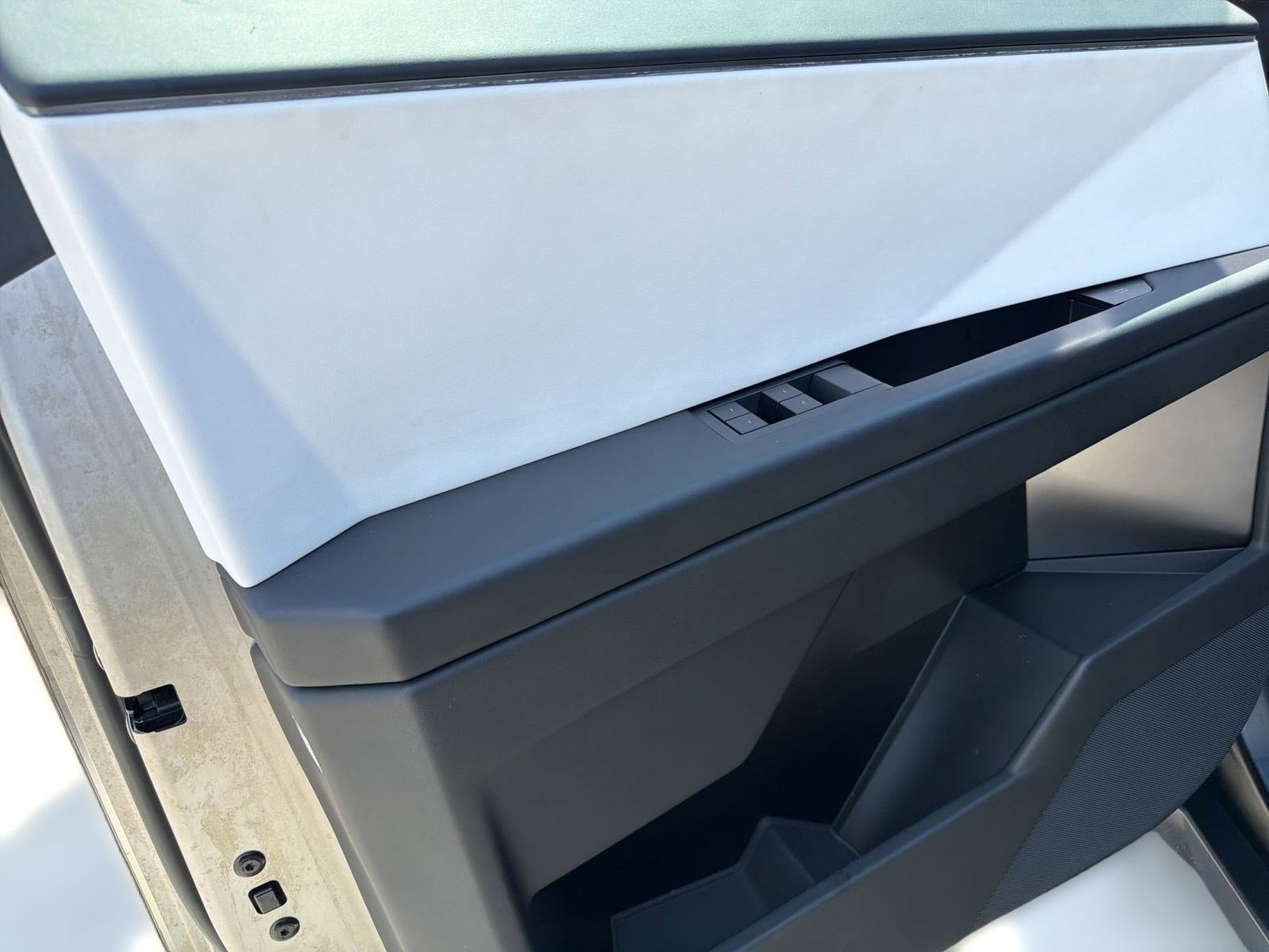 2024 Tesla Cybertruck AWD Crew Cab