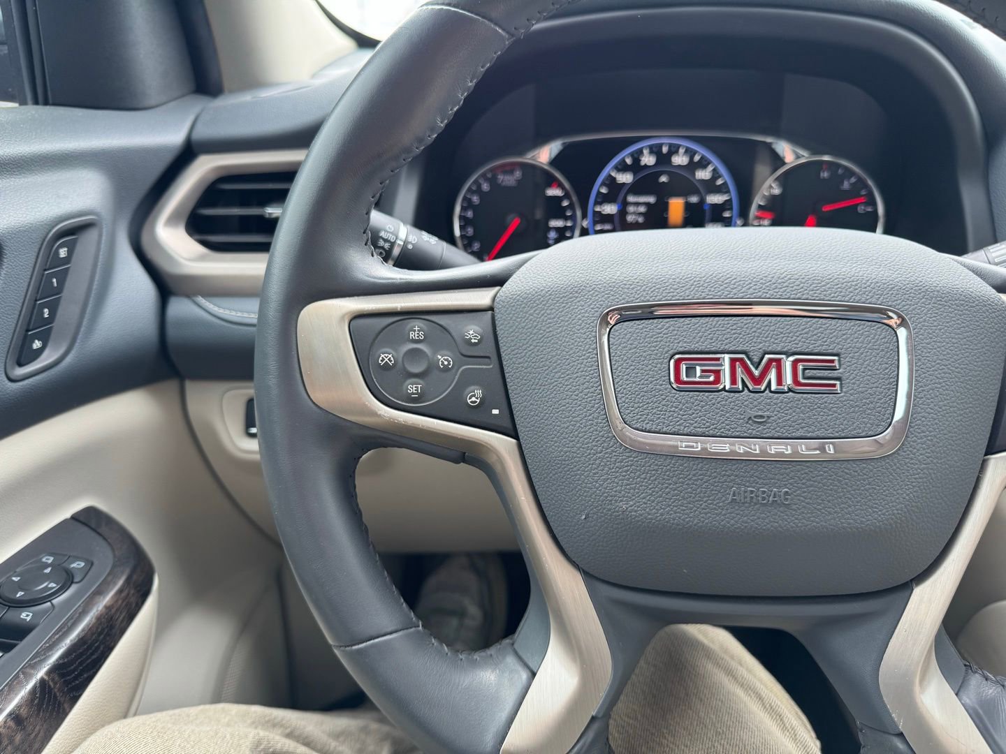 2020 GMC Acadia Denali