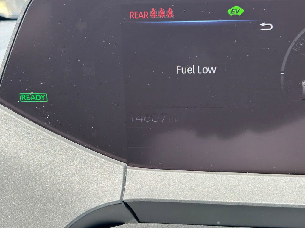 2025 Toyota Prius XLE