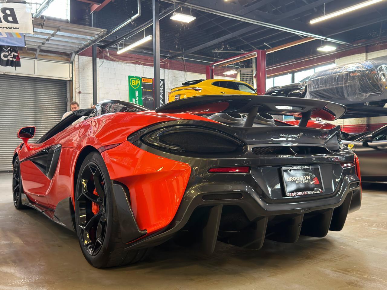 Used 2020 McLaren 600LT Spider photo 10