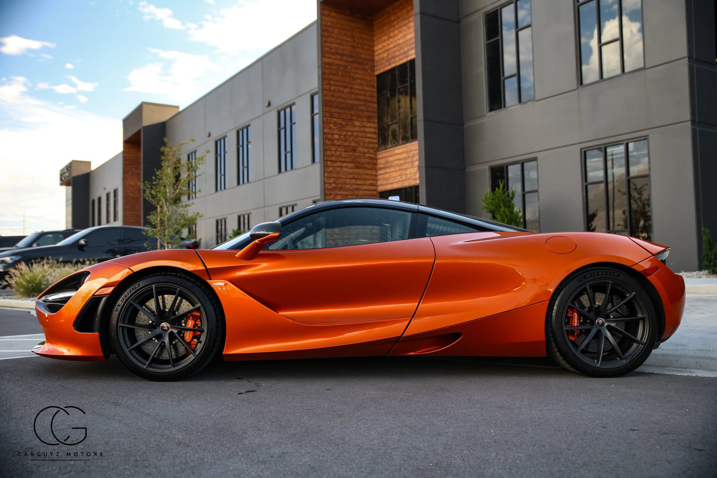 Used 2018 McLaren 720S photo 11