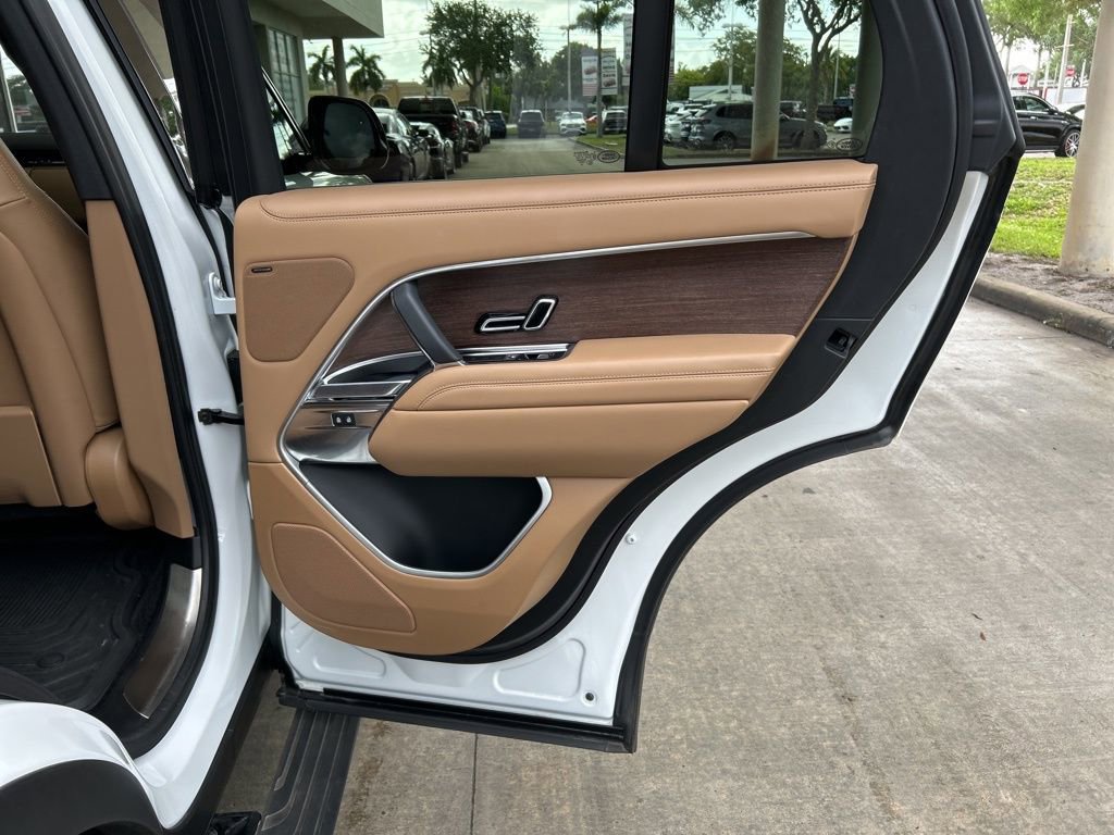 2023 Land Rover Range Rover SE