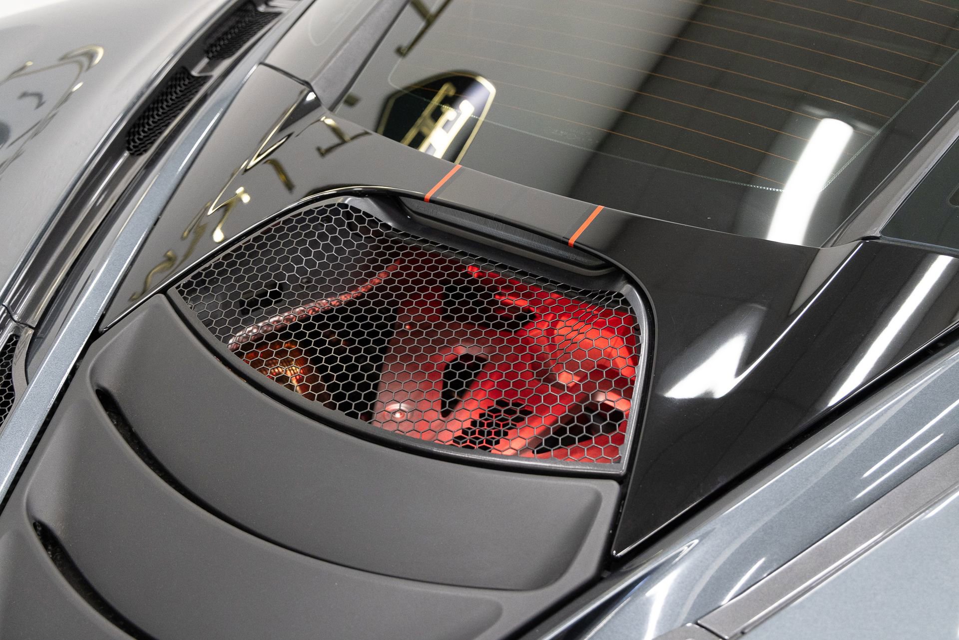 Used 2018 McLaren 720S Performance photo 24