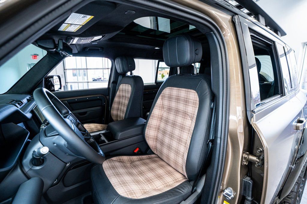 2025 Land Rover Defender 110 X